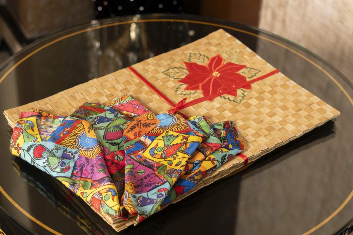 Floral Mat with Vibrant Napkins