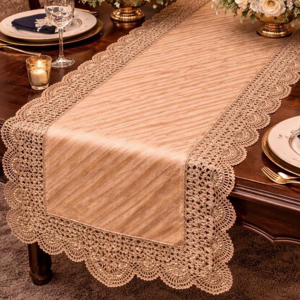 Auréline Lace Table Runner