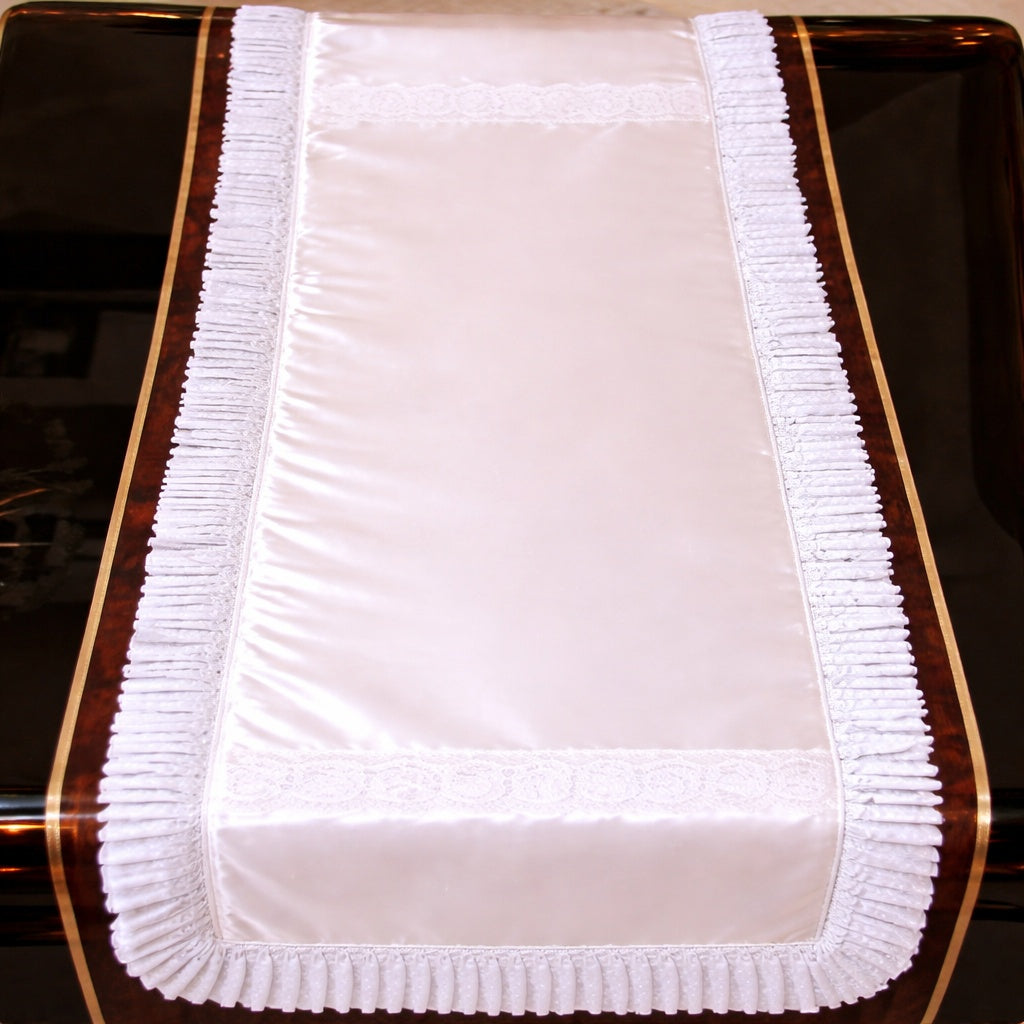 Elan Lace Table Runner