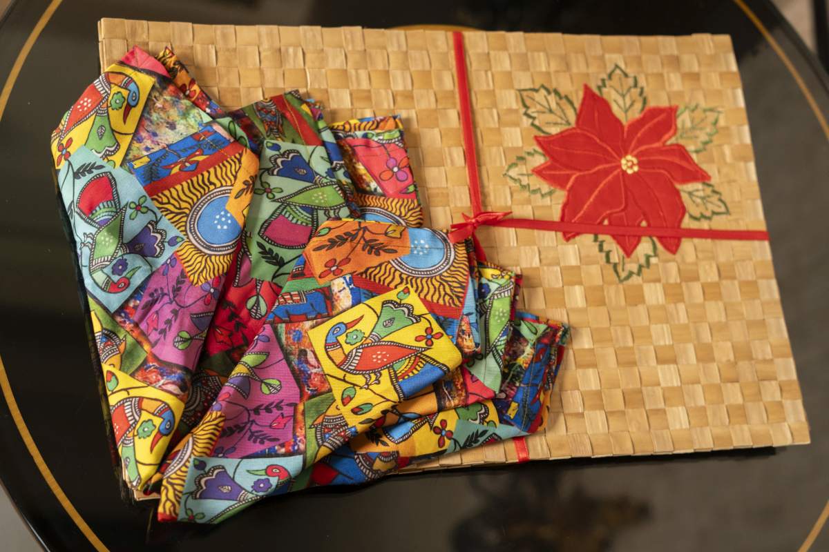 Floral Mat with Vibrant Napkins