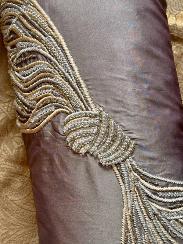 Knot Lumber Cushion