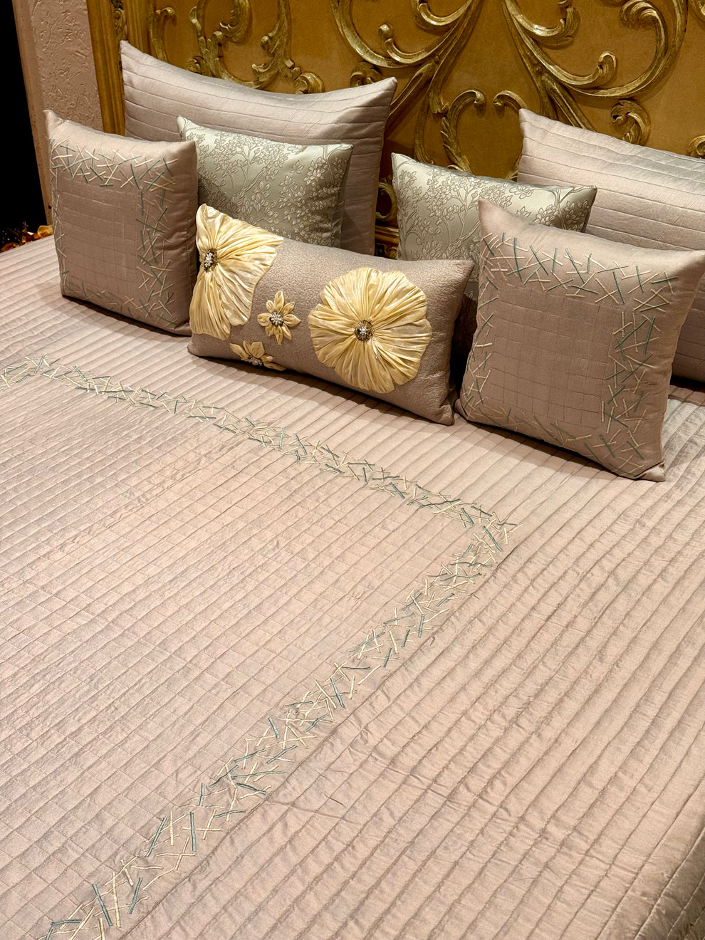 Nora Bedding Set