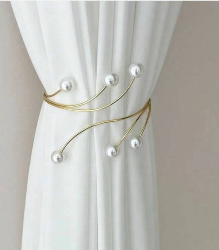 Pearl Bloom Curtain Tieback