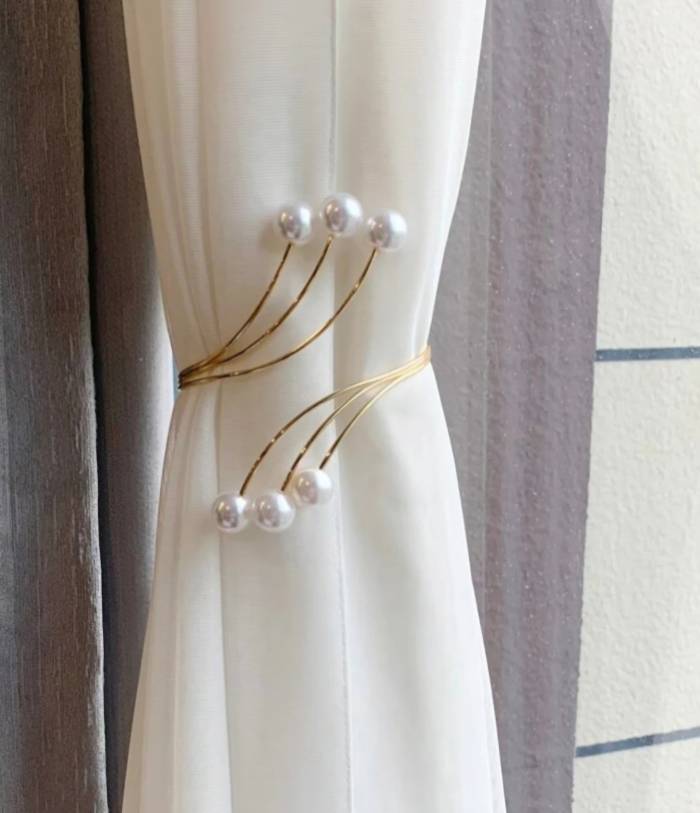 Pearl Bloom Curtain Tieback