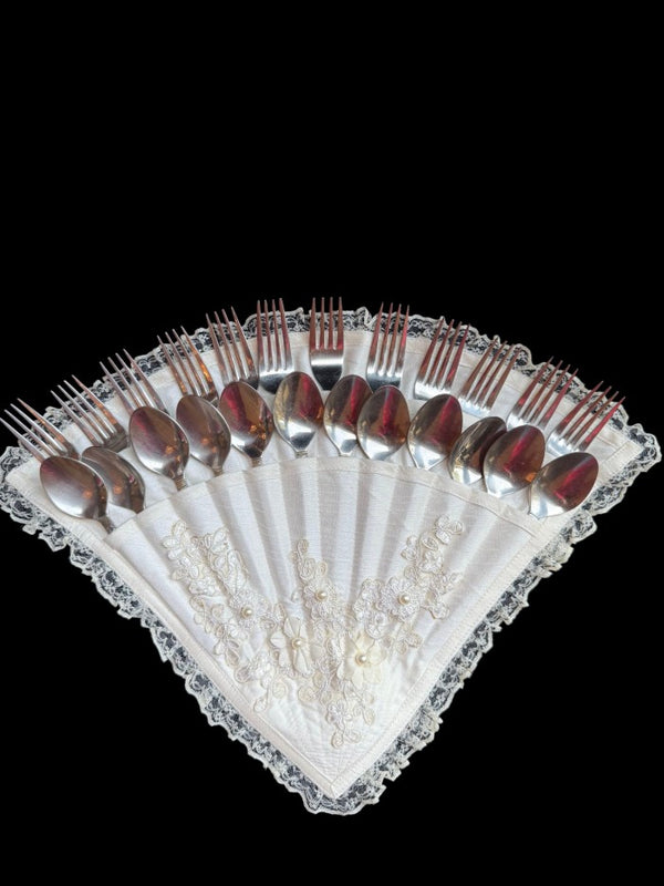 Regalia Fan Cutlery Holder