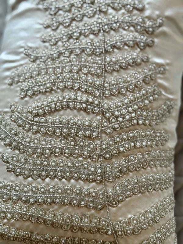 The Pearl Leaf Lumbar ( With Insert)