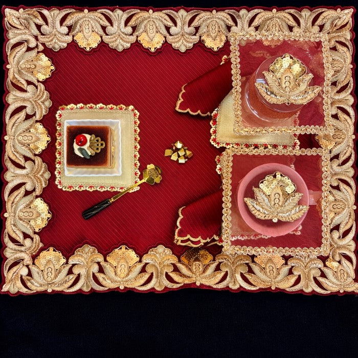 The Royal Vermilion Hosting Set