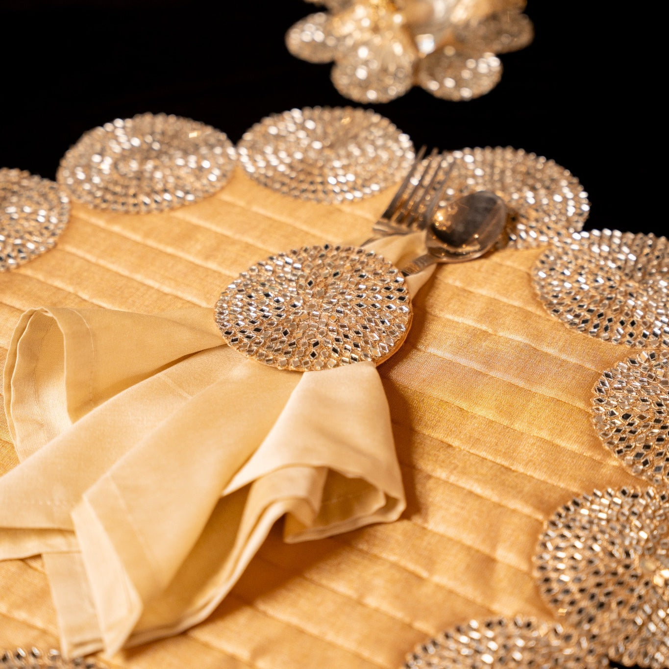 poornima Legacy Napkin & Napkin Rings